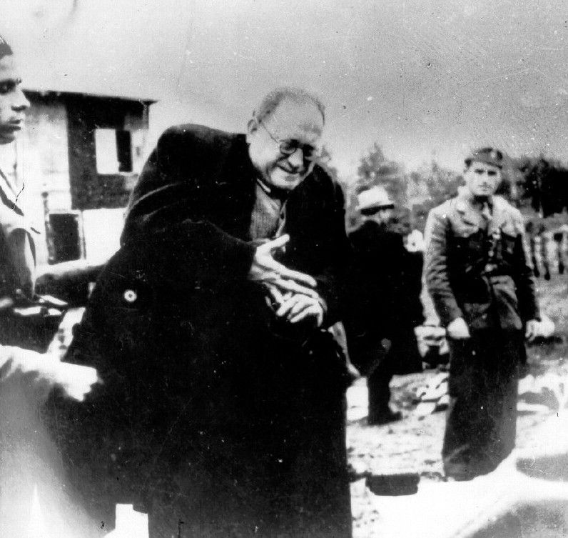 A new inmate is forced to give up a ring from his finger at Jasenovac